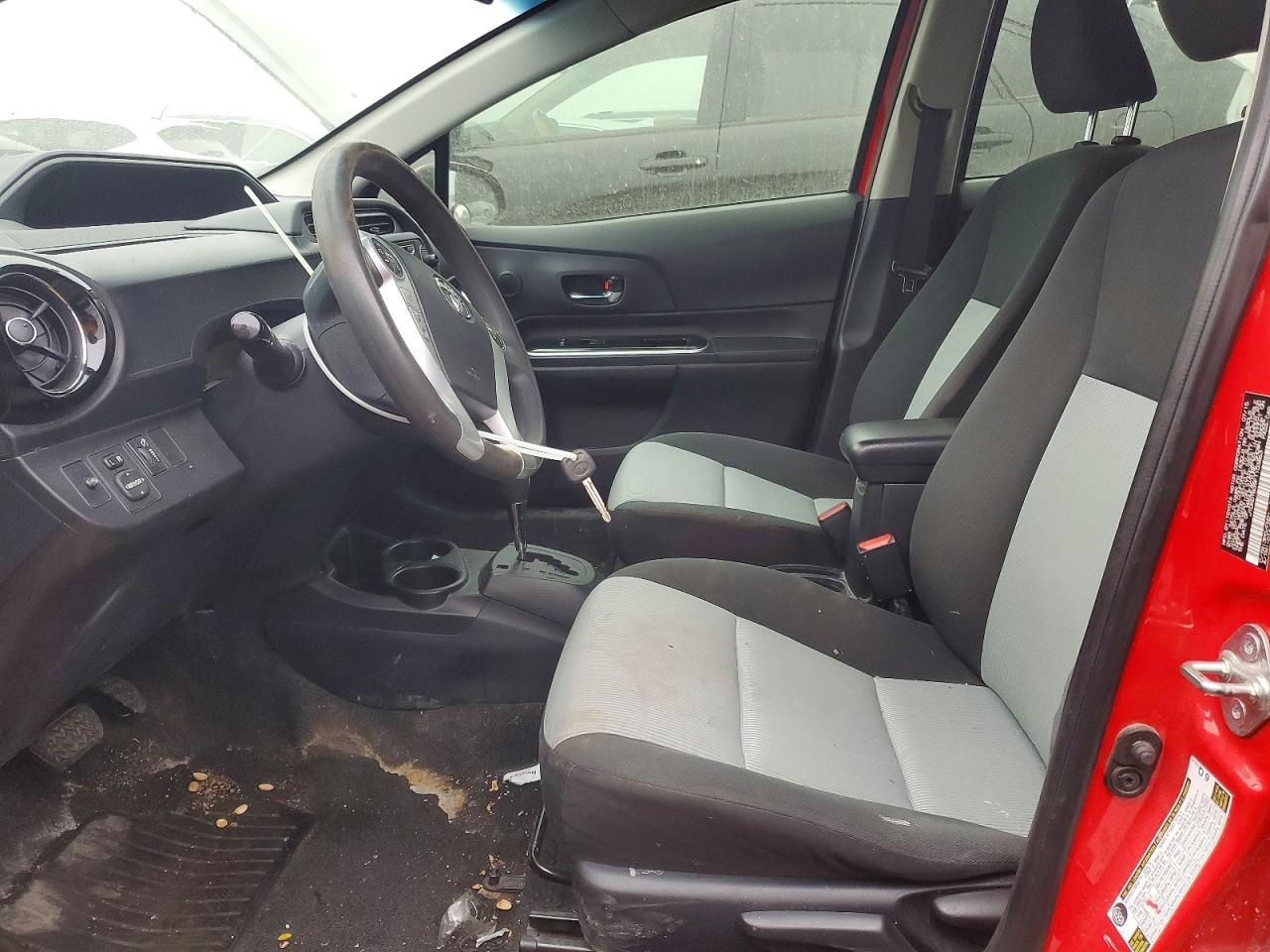 2015 Toyota Prius C - Фото 7