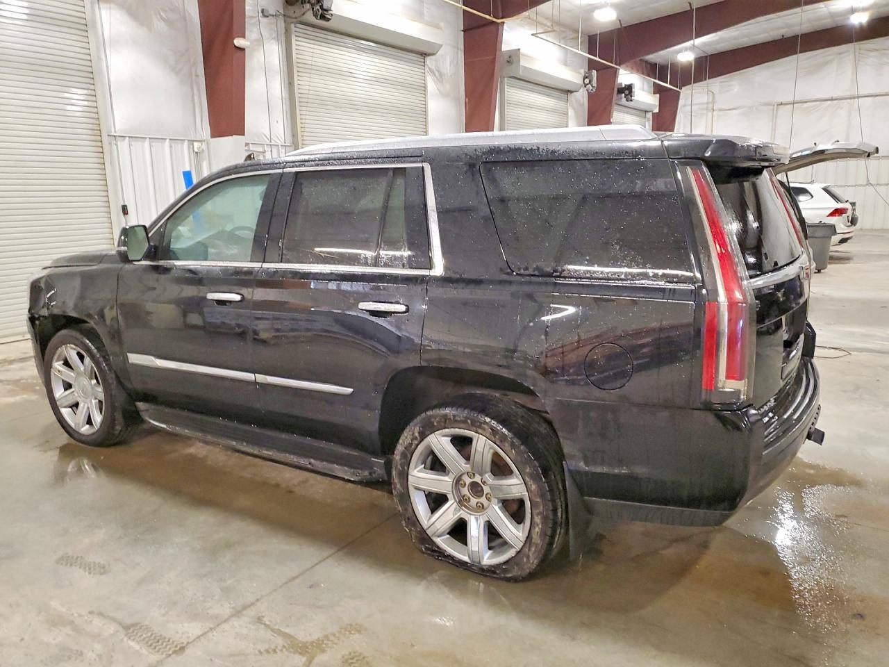 2016 Cadillac Escalade Luxury - Фото 2