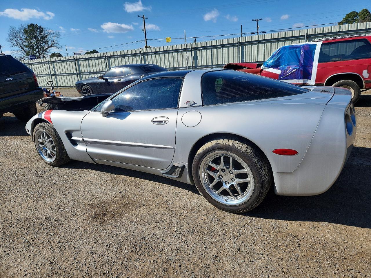 2000 Chevrolet Corvette - Фото 2