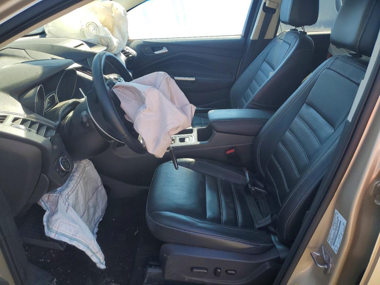 2017 Ford Escape Titanium - Image 7