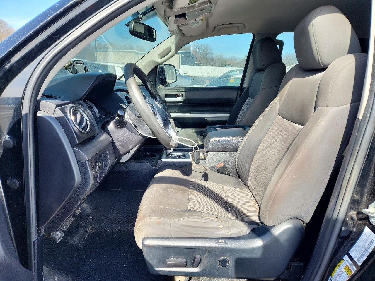 2015 Toyota Tundra Sr5 - Image 7