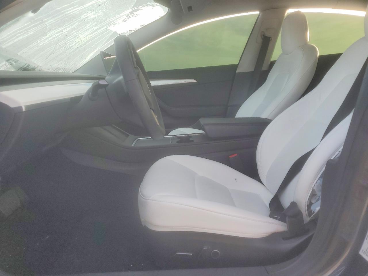 2023 Tesla Model 3 - Image 7