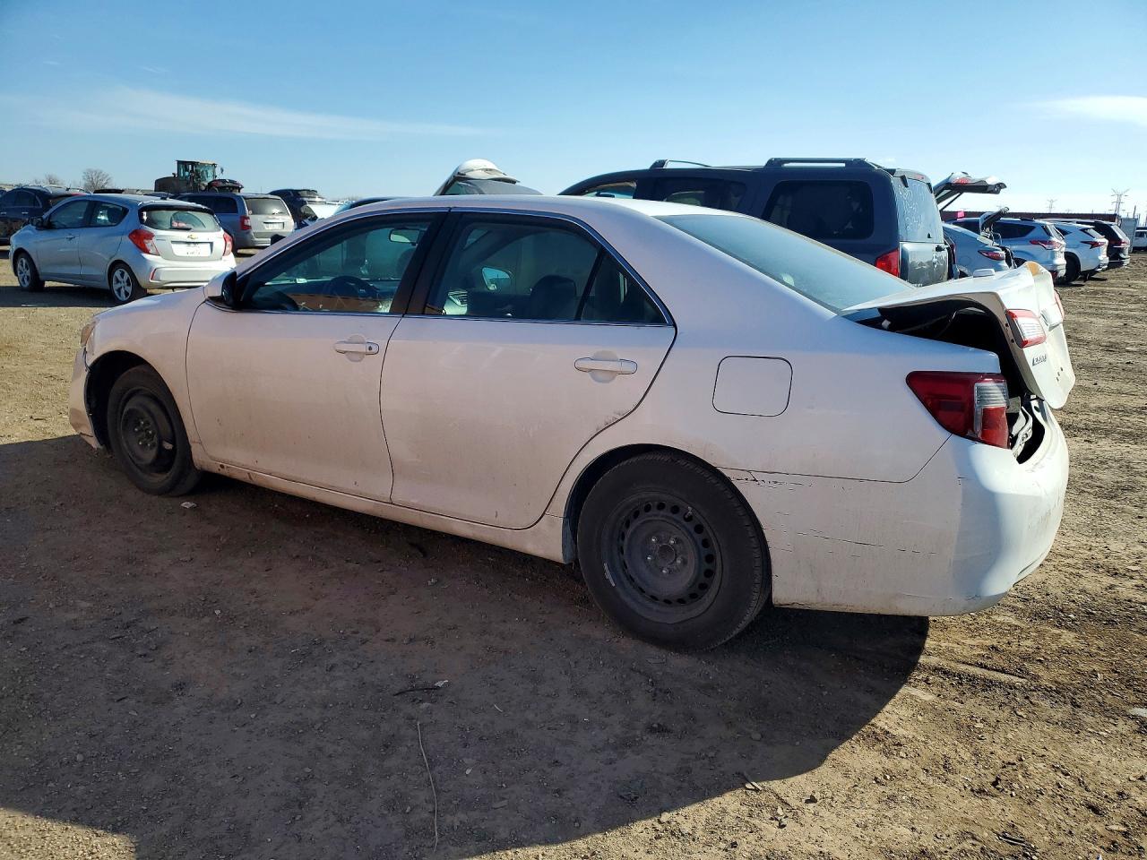 2013 Toyota Camry - Фото 2