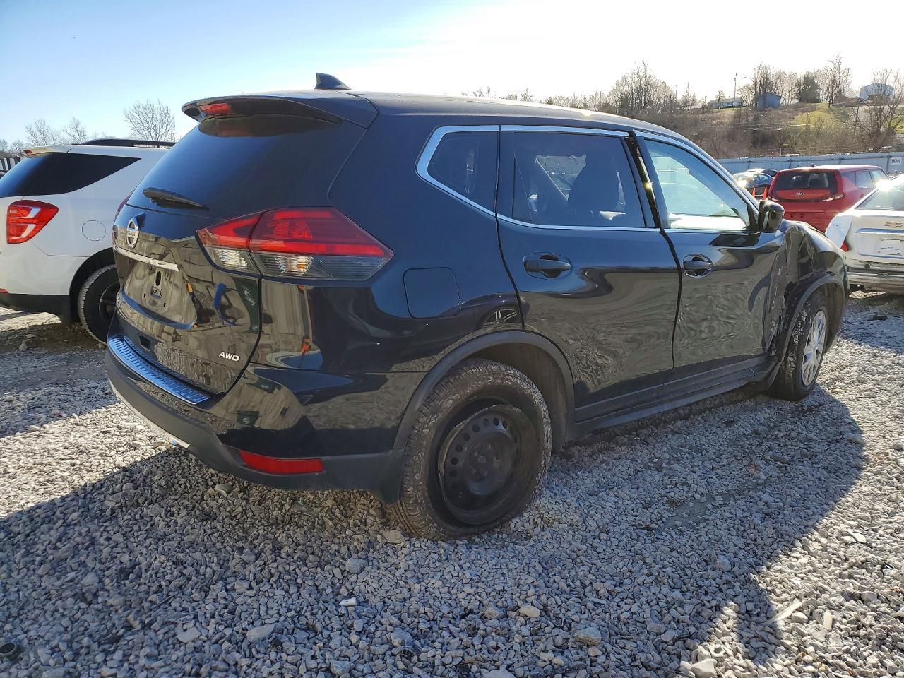 2017 Nissan Rogue S - Фото 3