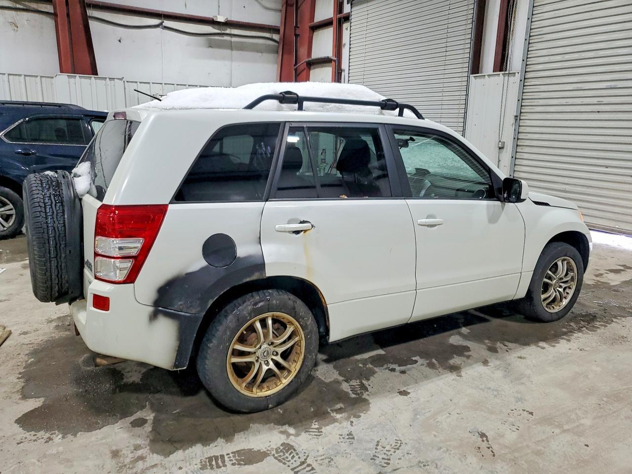 2011 Suzuki Grand Vitara Premium - Фото 3