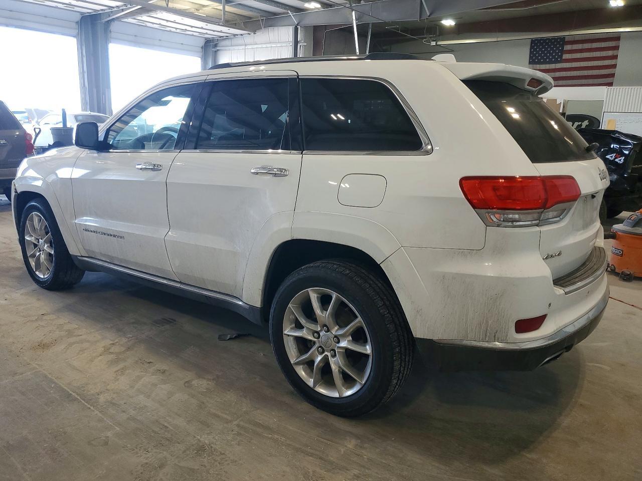 2014 Jeep Grand Cherokee Summit - Image 2