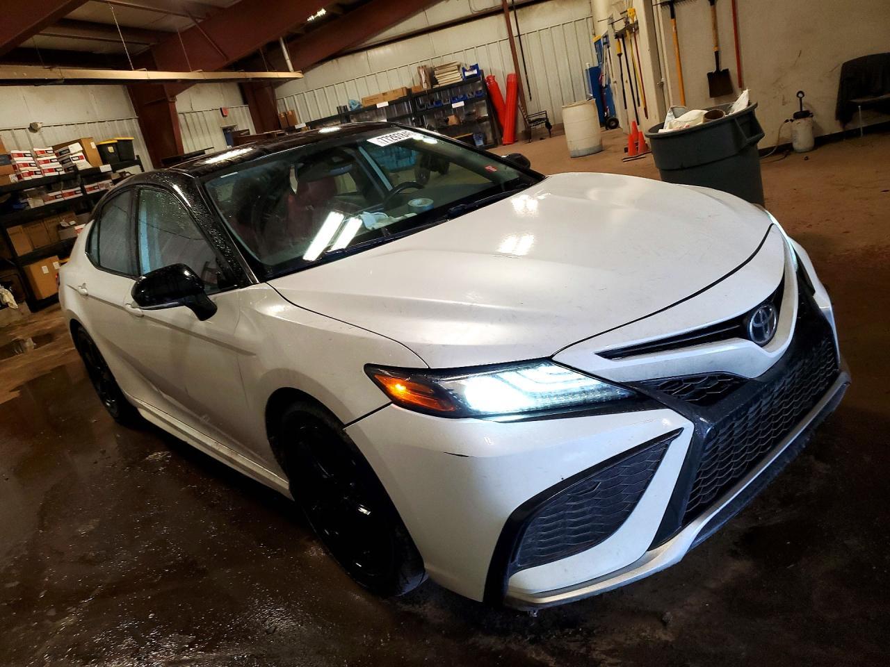 2021 Toyota Camry Xse - Фото 4