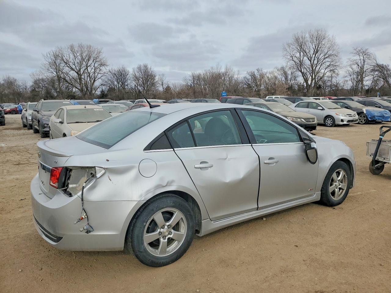 2014 Chev Cruze - Фото 3