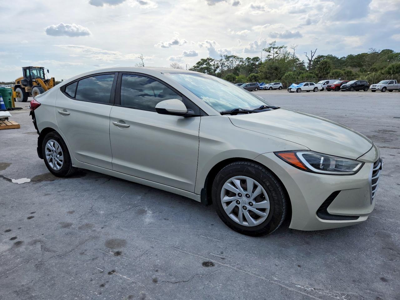 2017 Hyundai Elantra Se - Image 4