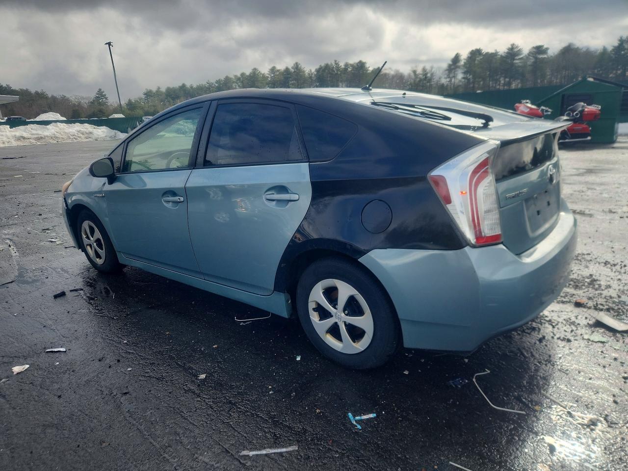 2013 Toyota Prius Two - Фото 2