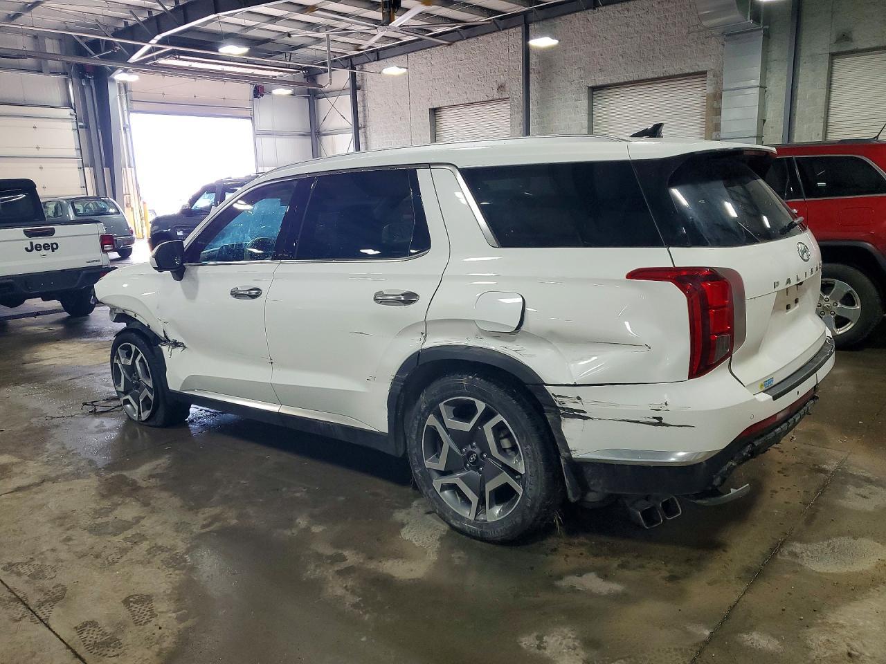2024 Hyundai Palisade Limited - Image 2