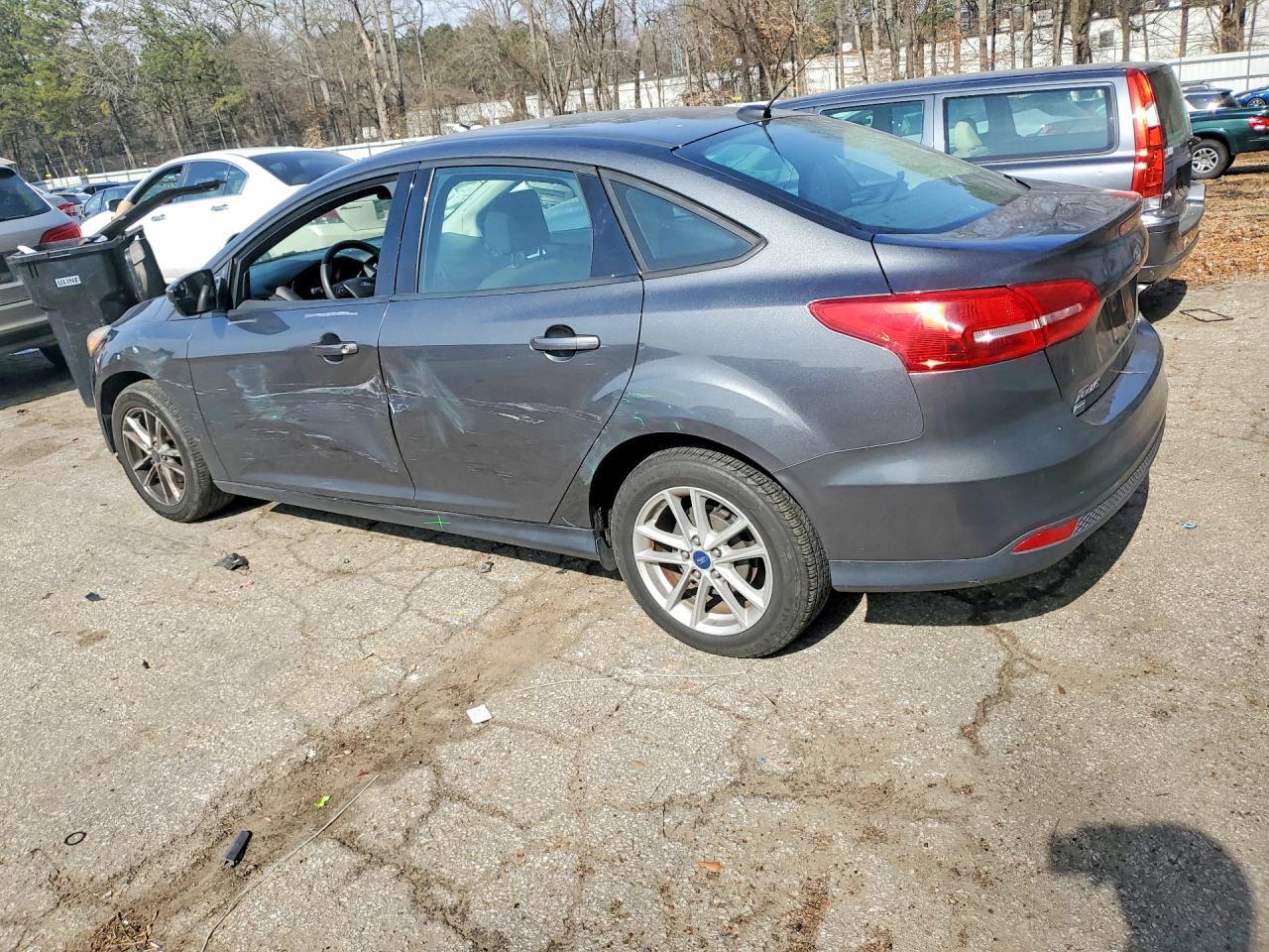 2018 Ford Focus Se - Фото 2