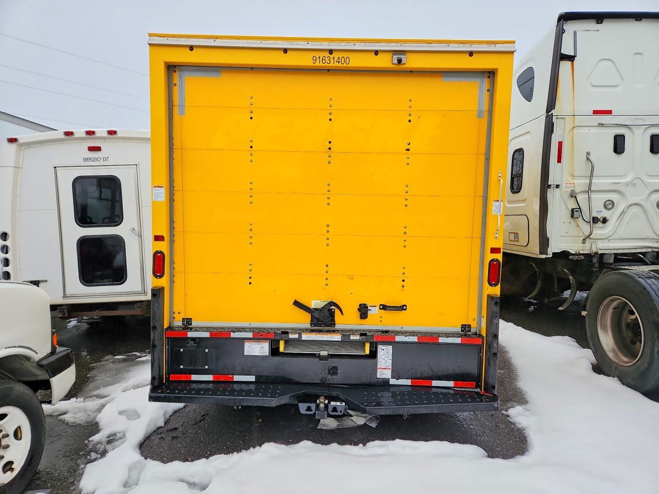 2024 Ford Econoline E-350 Box Truck ** Prior Fleet ** - Фото 6