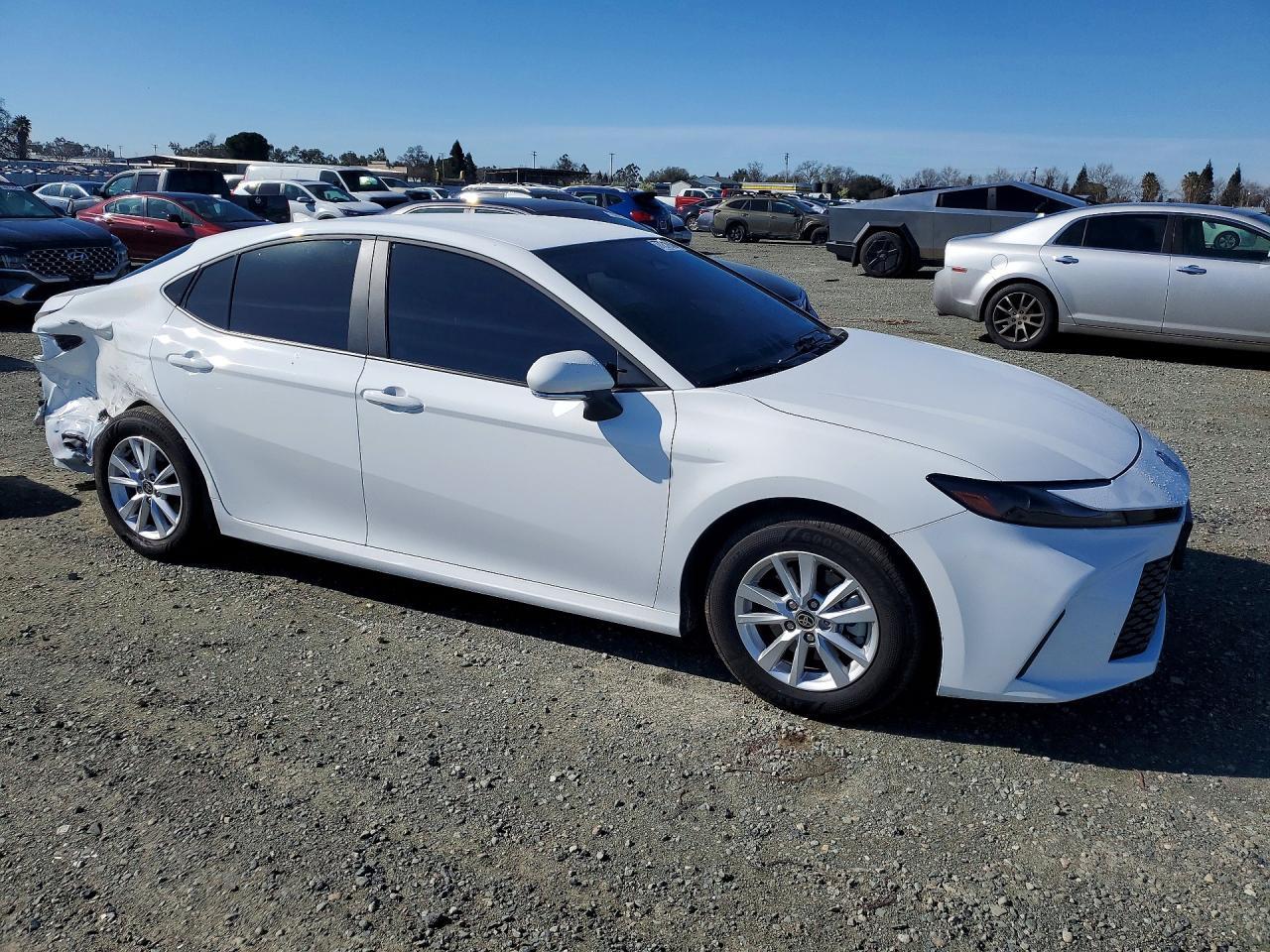2025 Toyota Camry Le - Фото 4