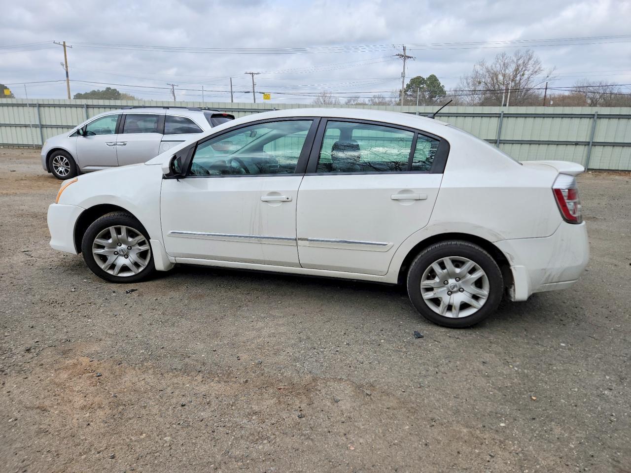 2012 Nissan Sentra 2.0 - Фото 2