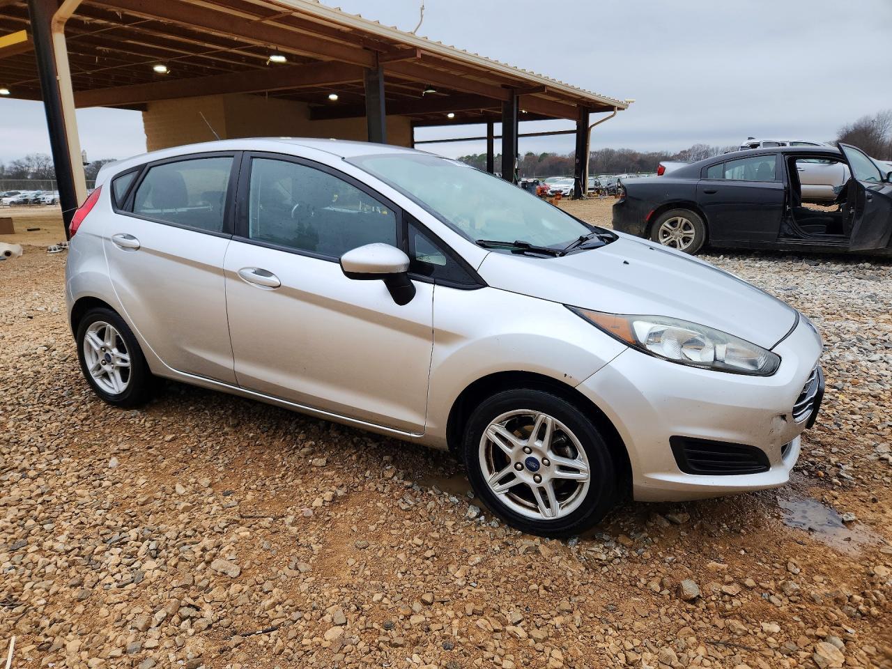 2019 Ford Fiesta Se - Image 4