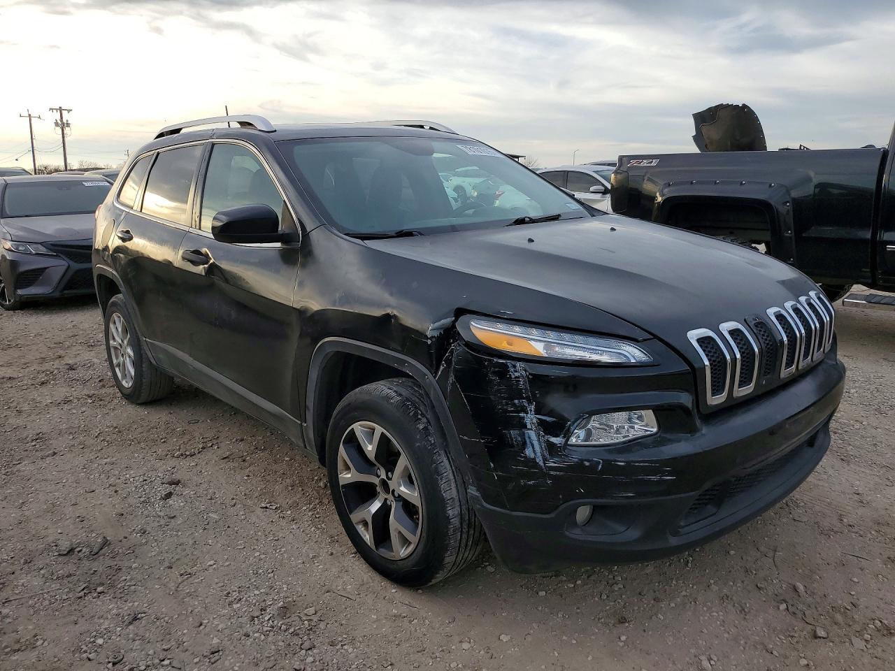 2018 Jeep Cherokee Latitude Plus - Image 4