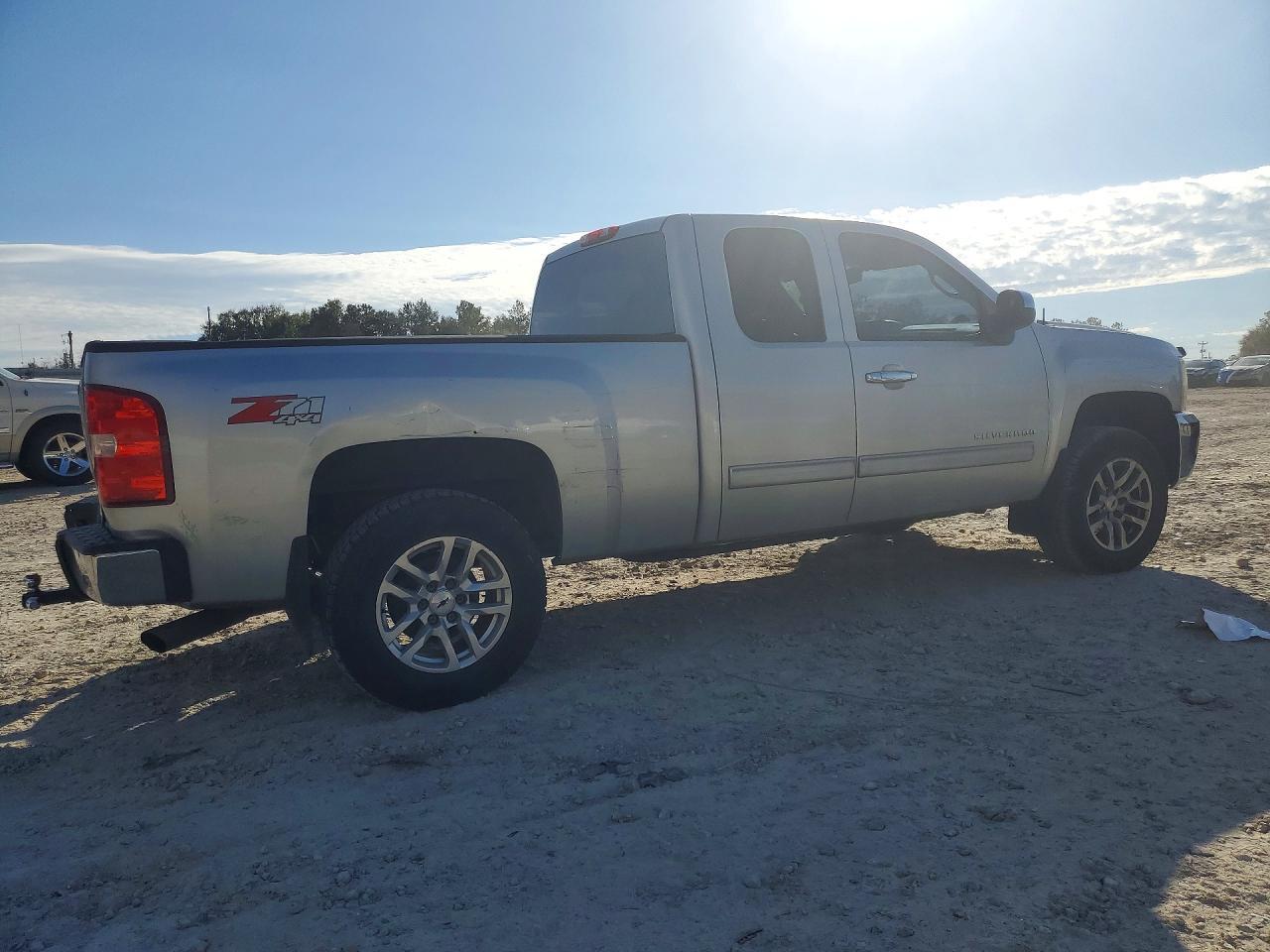 2012 Chevrolet Silverado K1500 Lt - Image 3