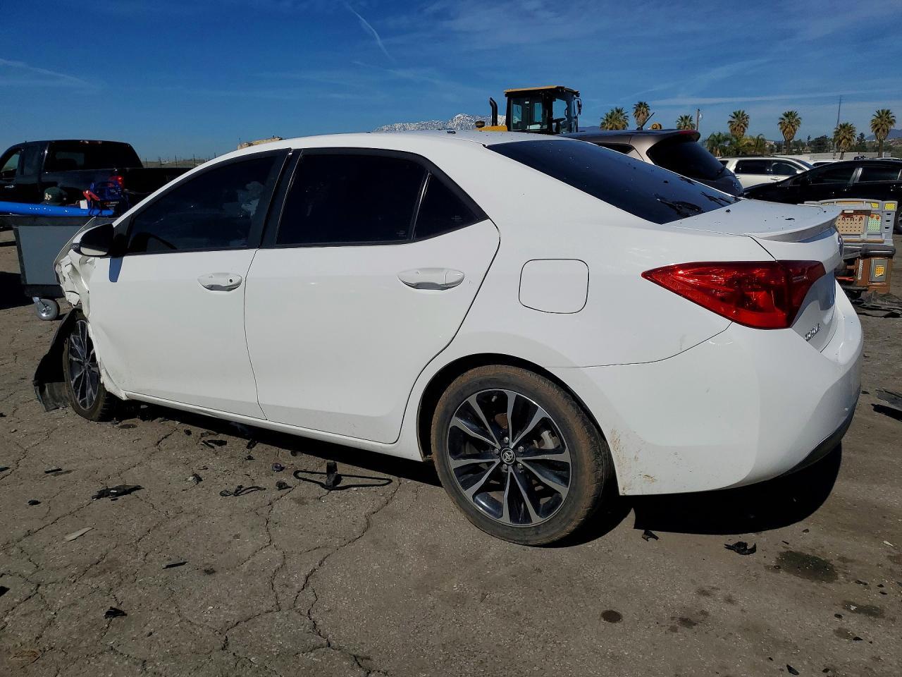 2019 Toyota Corolla L - Фото 2