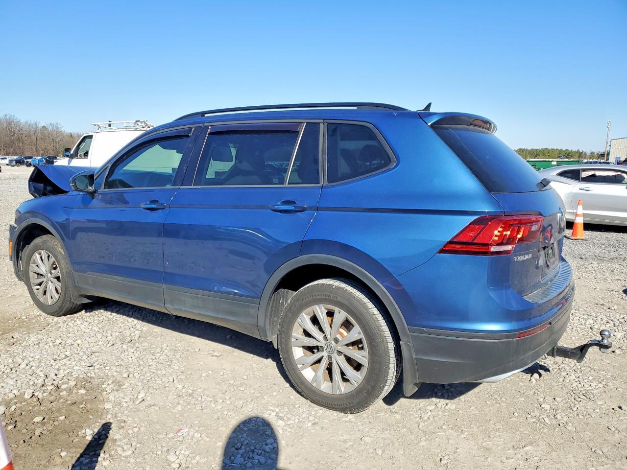 2020 Volkswagen Tiguan S - Фото 2