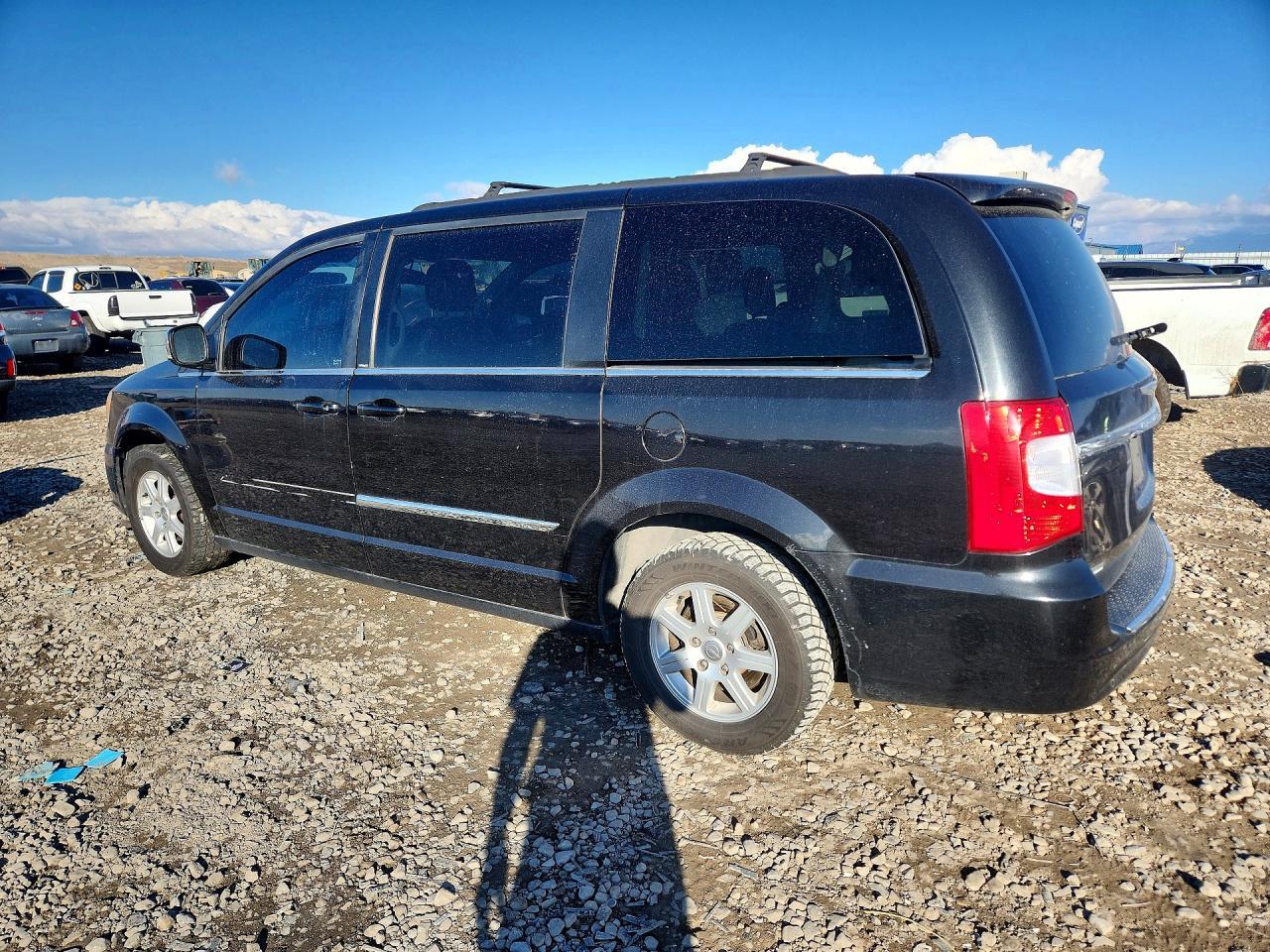 2012 Chrysler Town & Country Touring L - Image 2