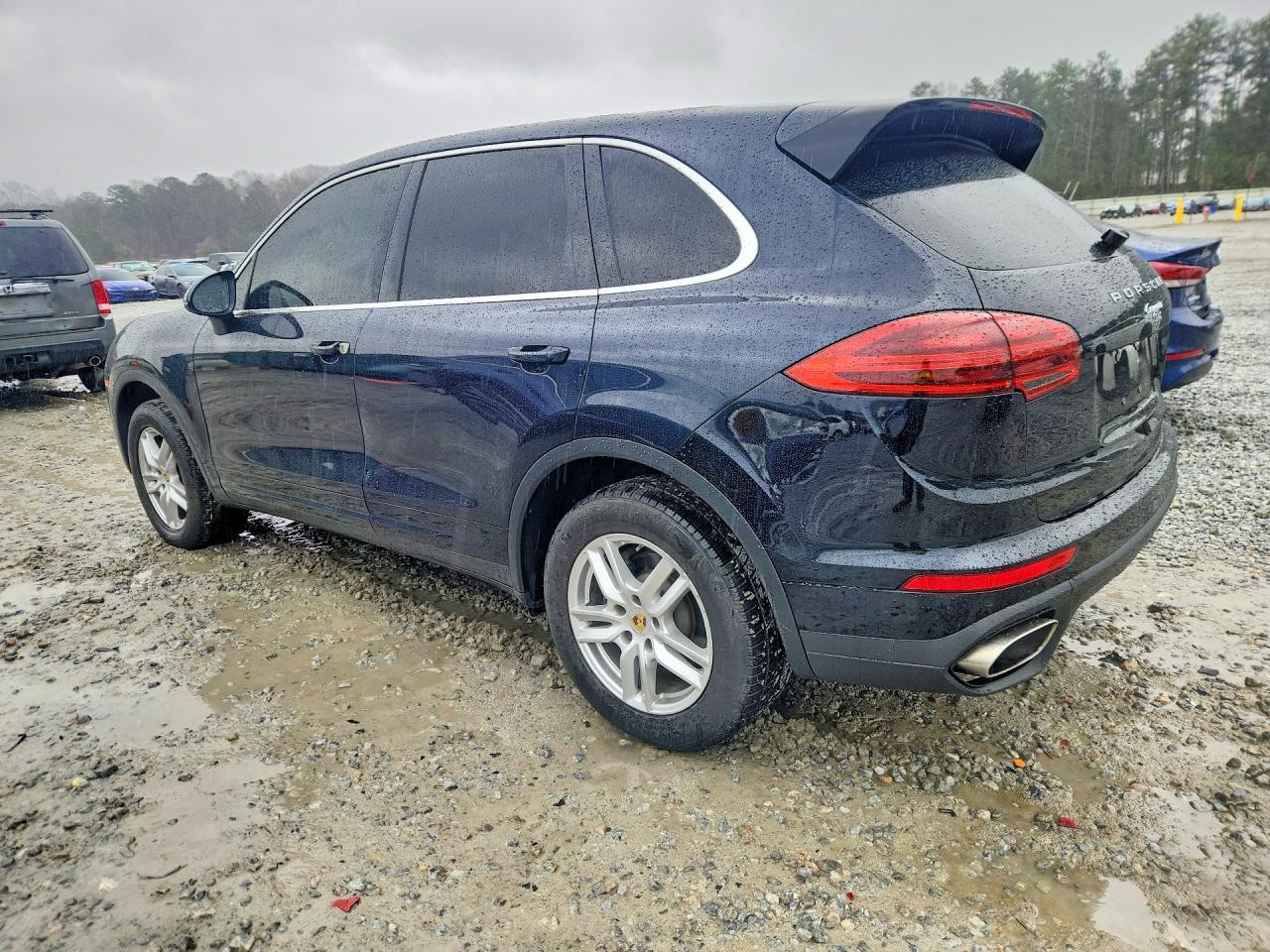 2016 Porsche Cayenne - Image 2
