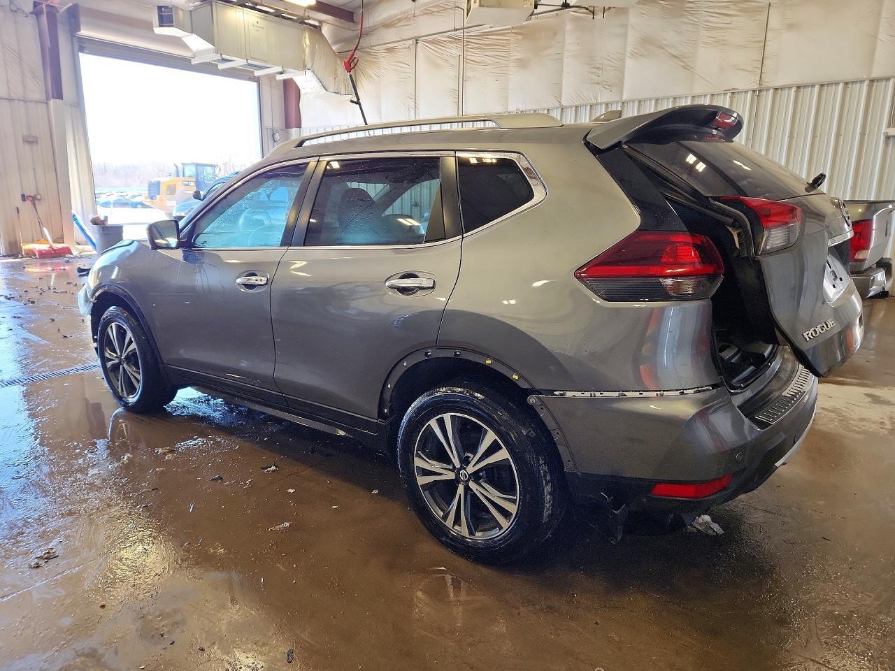 2020 Nissan Rogue Sv - Image 2