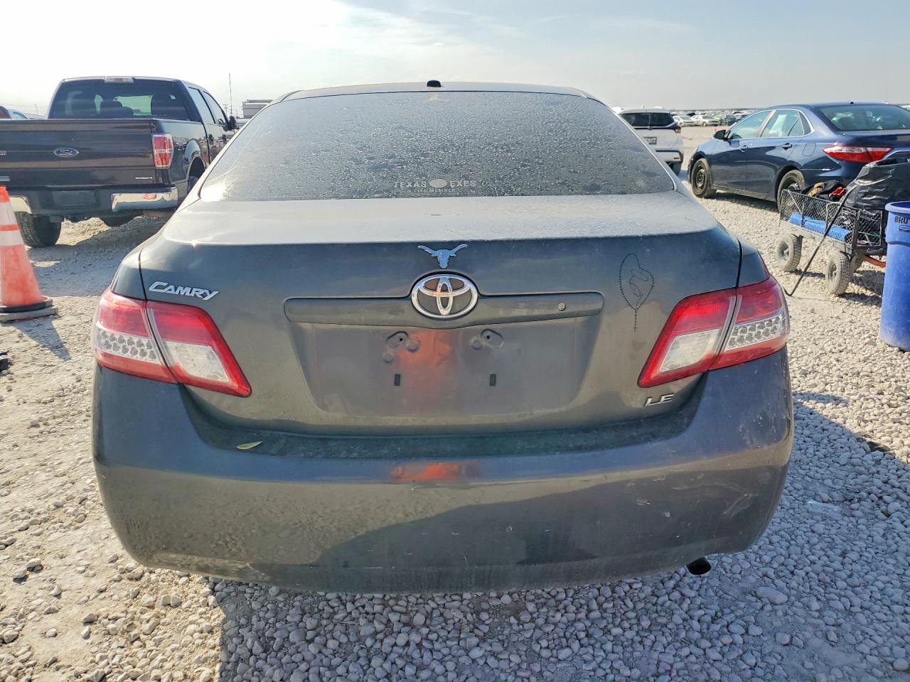 2010 Toyota Camry Le - Фото 6