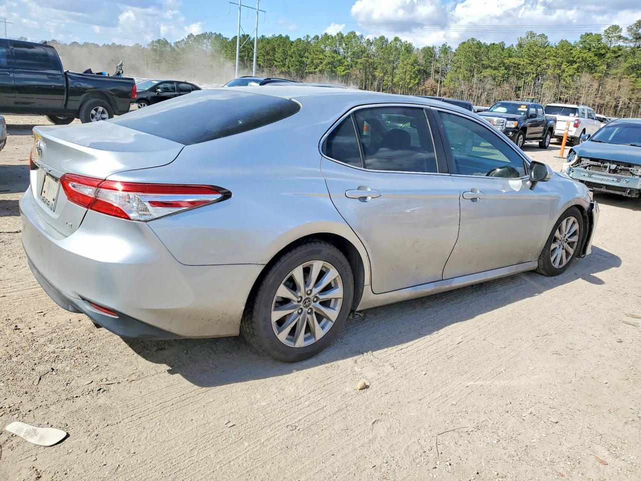 2018 Toyota Camry L - Фото 3