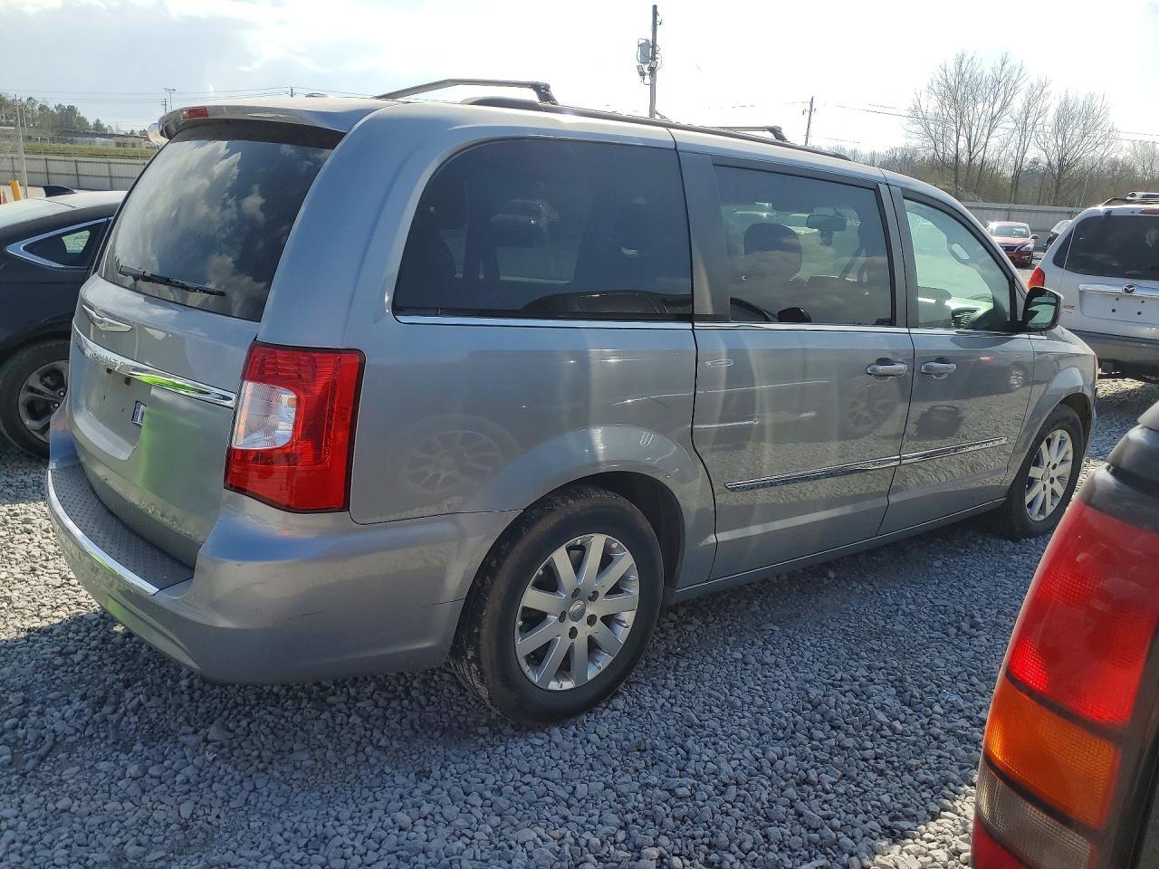 2014 Chrysler Town & Country Touring - Фото 3