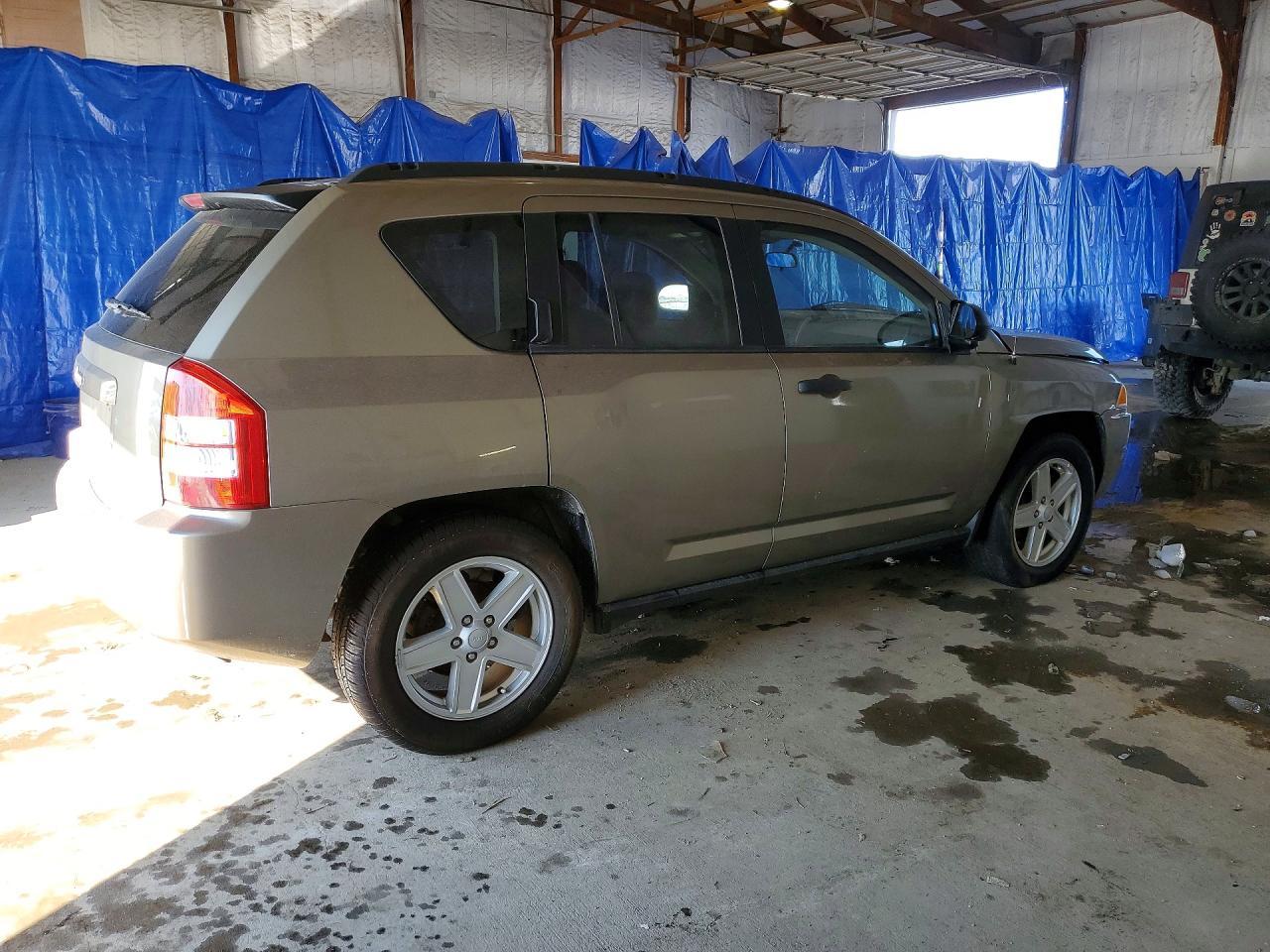 2010 Jeep Compass - Image 3