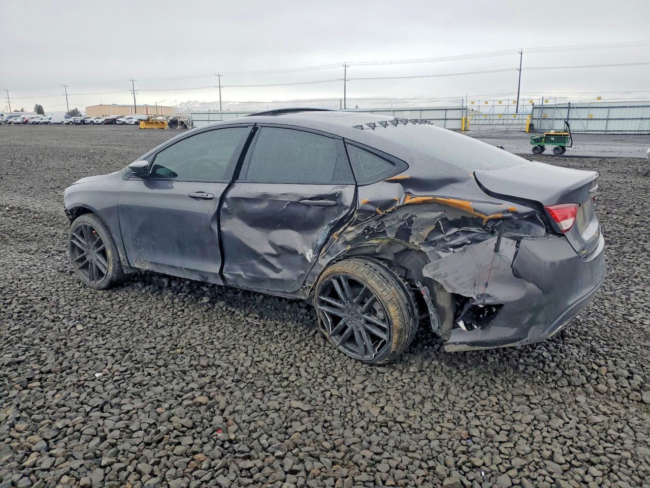 2016 Chrysler 200 S - Фото 2
