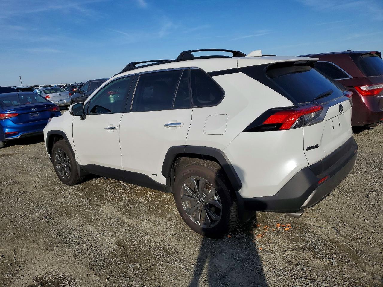 2025 Toyota Rav4 Limited - Фото 2