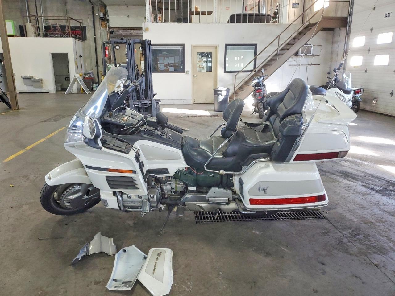 1999 Honda Gl1500 - Фото 3