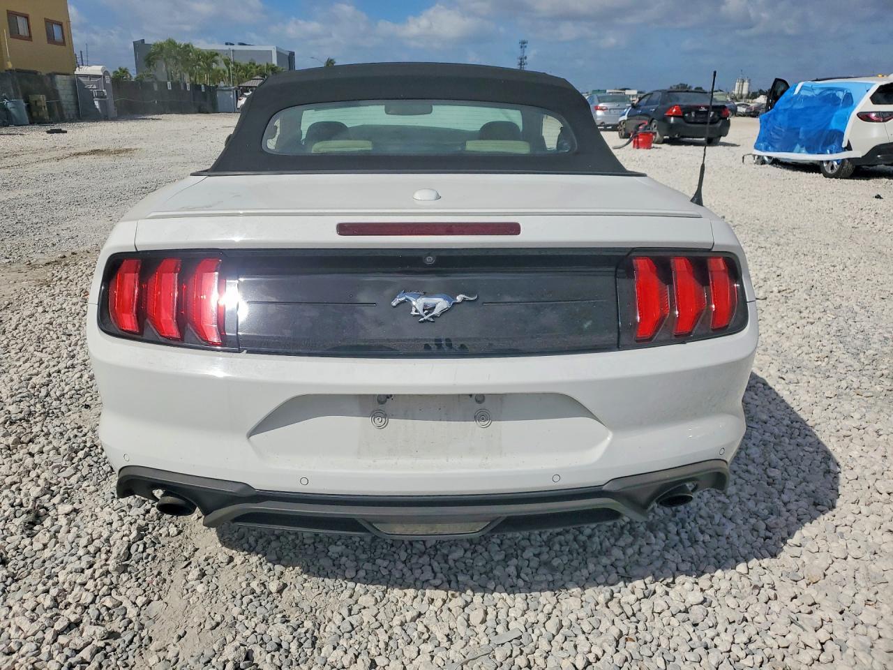 2020 Ford Mustang - Image 6