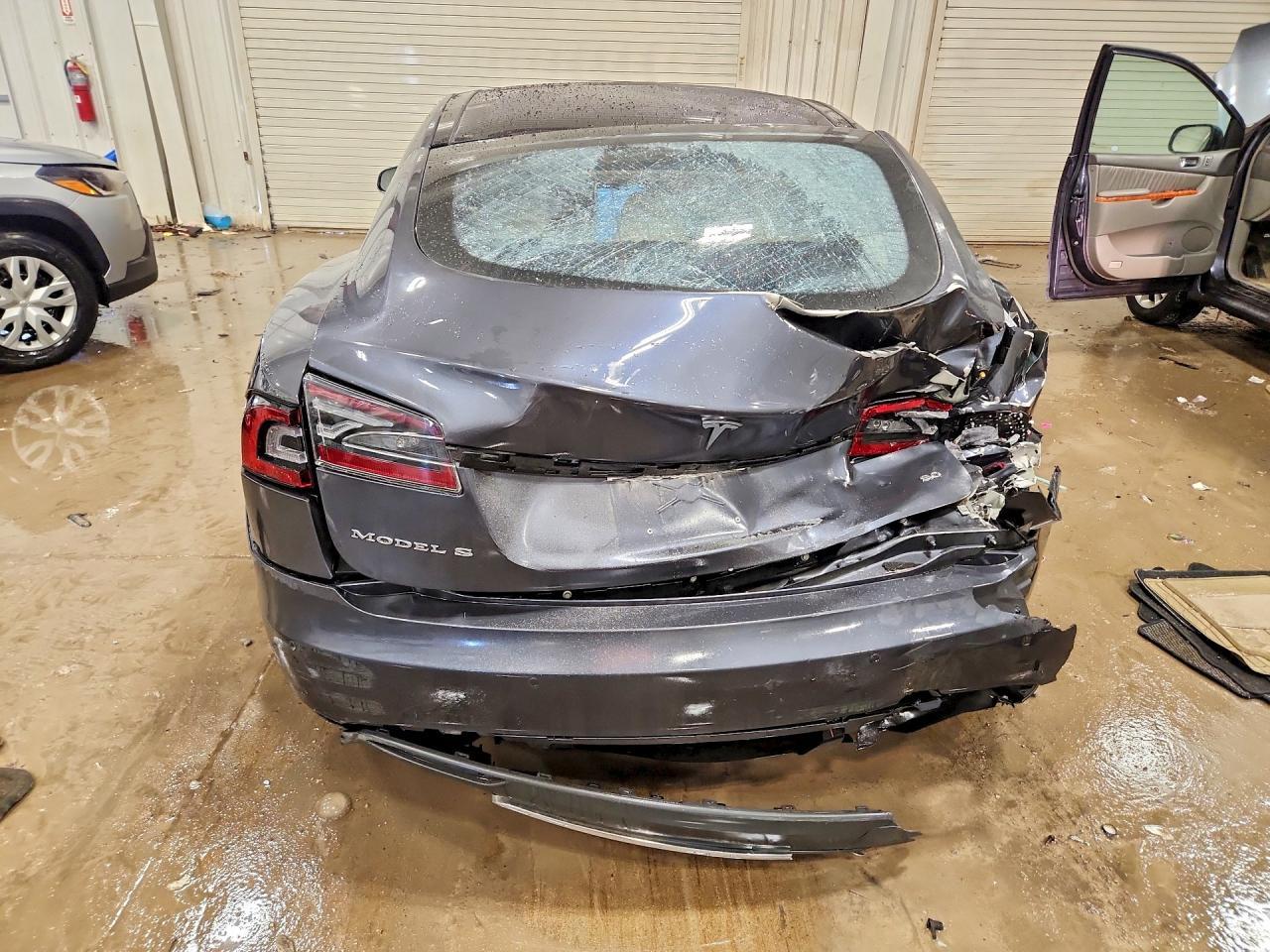 2015 Tesla Model S - Фото 6