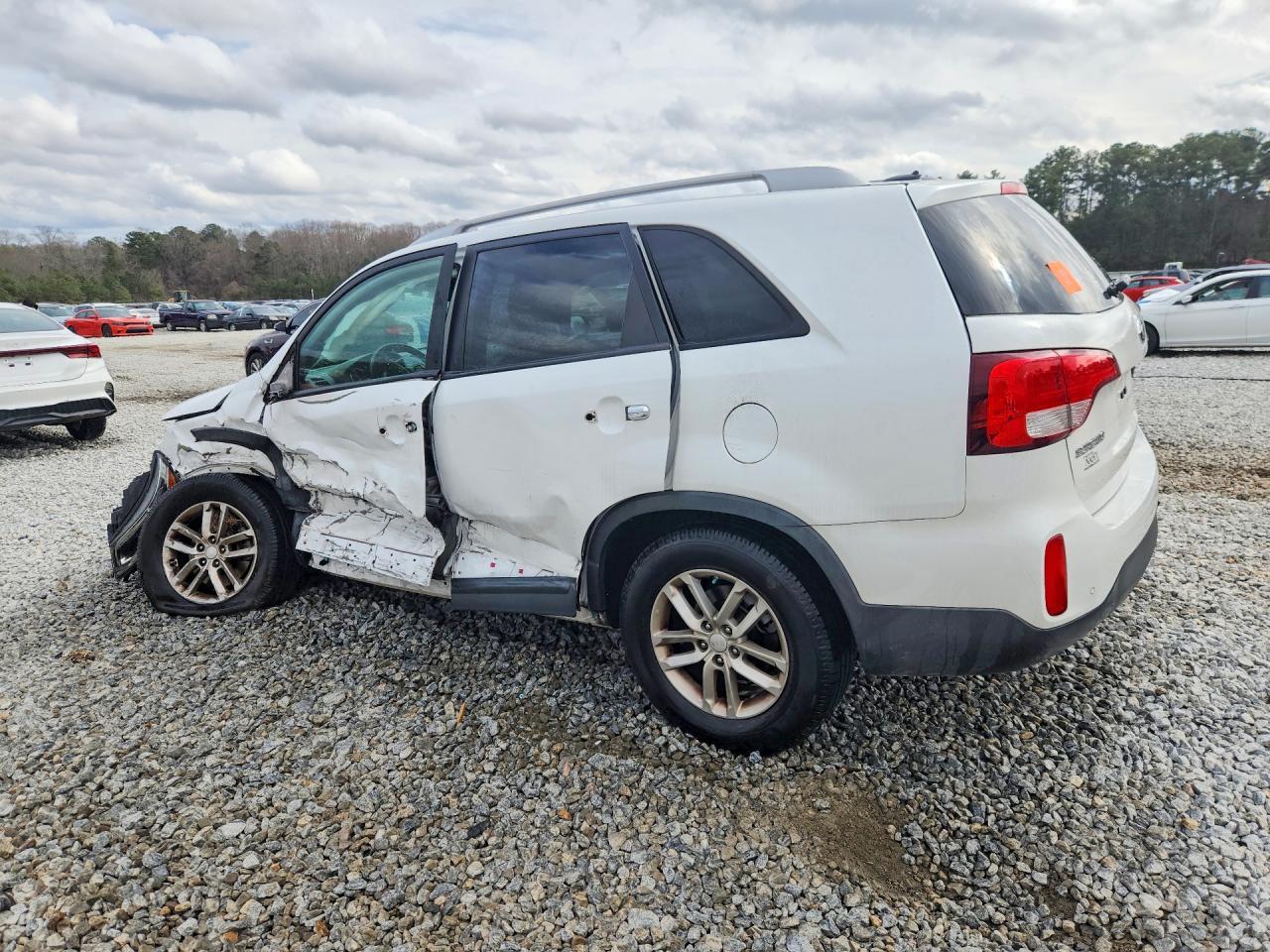 2015 Kia Sorento Lx - Image 2