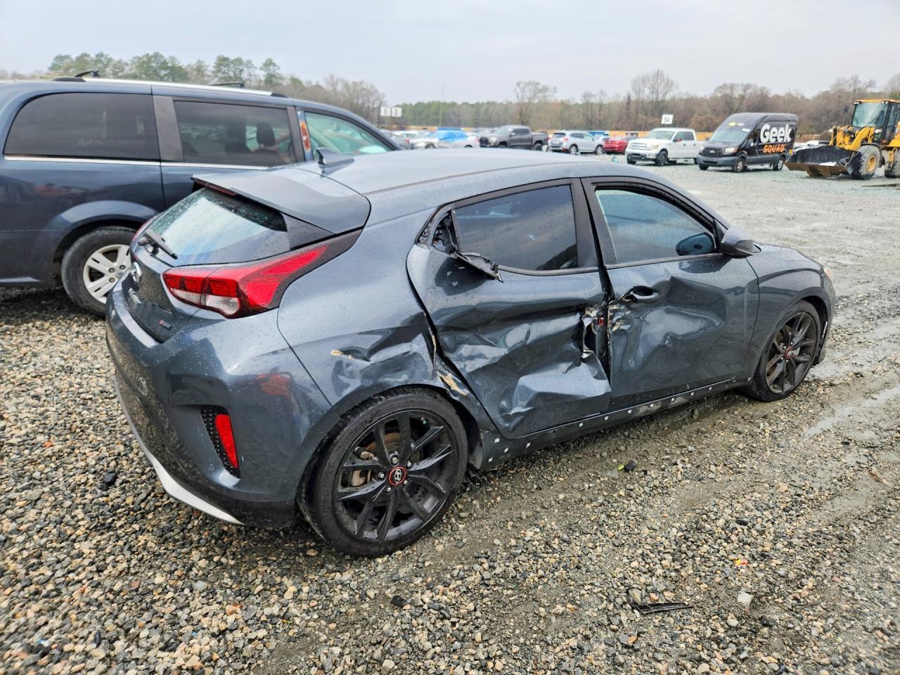 2020 Hyundai Veloster 2.0L - Image 3