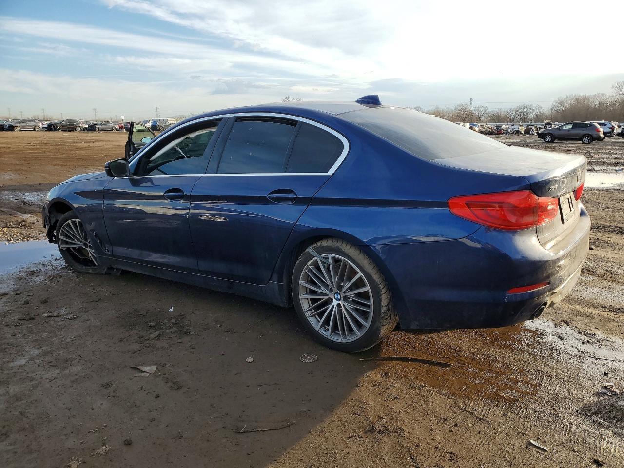 2020 BMW 530 Xi - Фото 2
