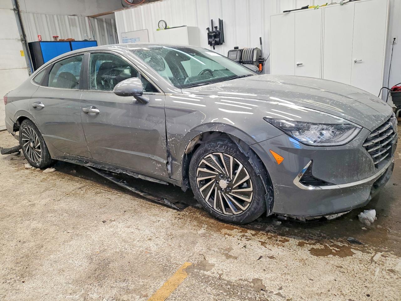 2022 Hyundai Sonata Hybrid - Image 4
