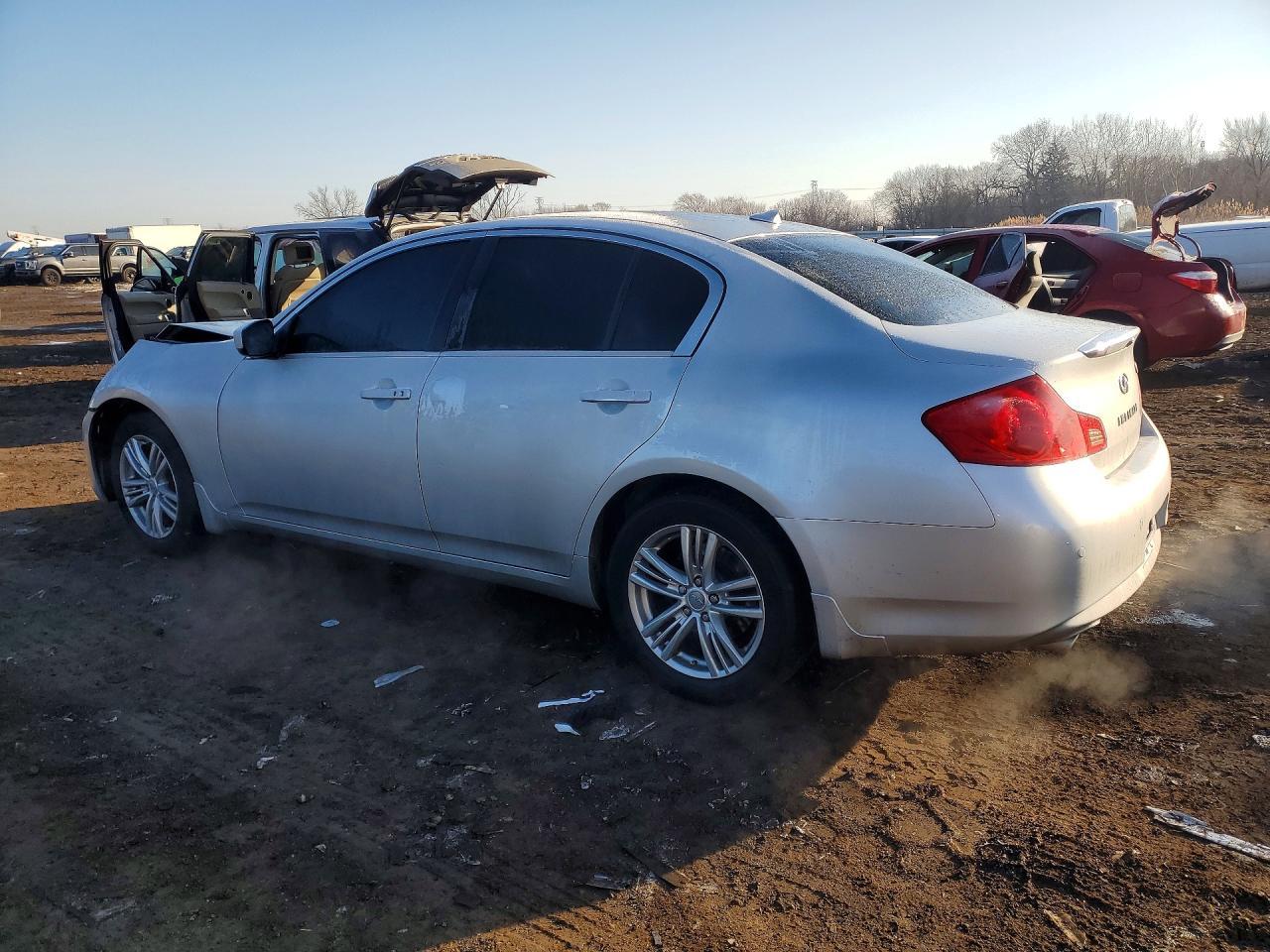 2013 Infiniti G37 - Фото 2