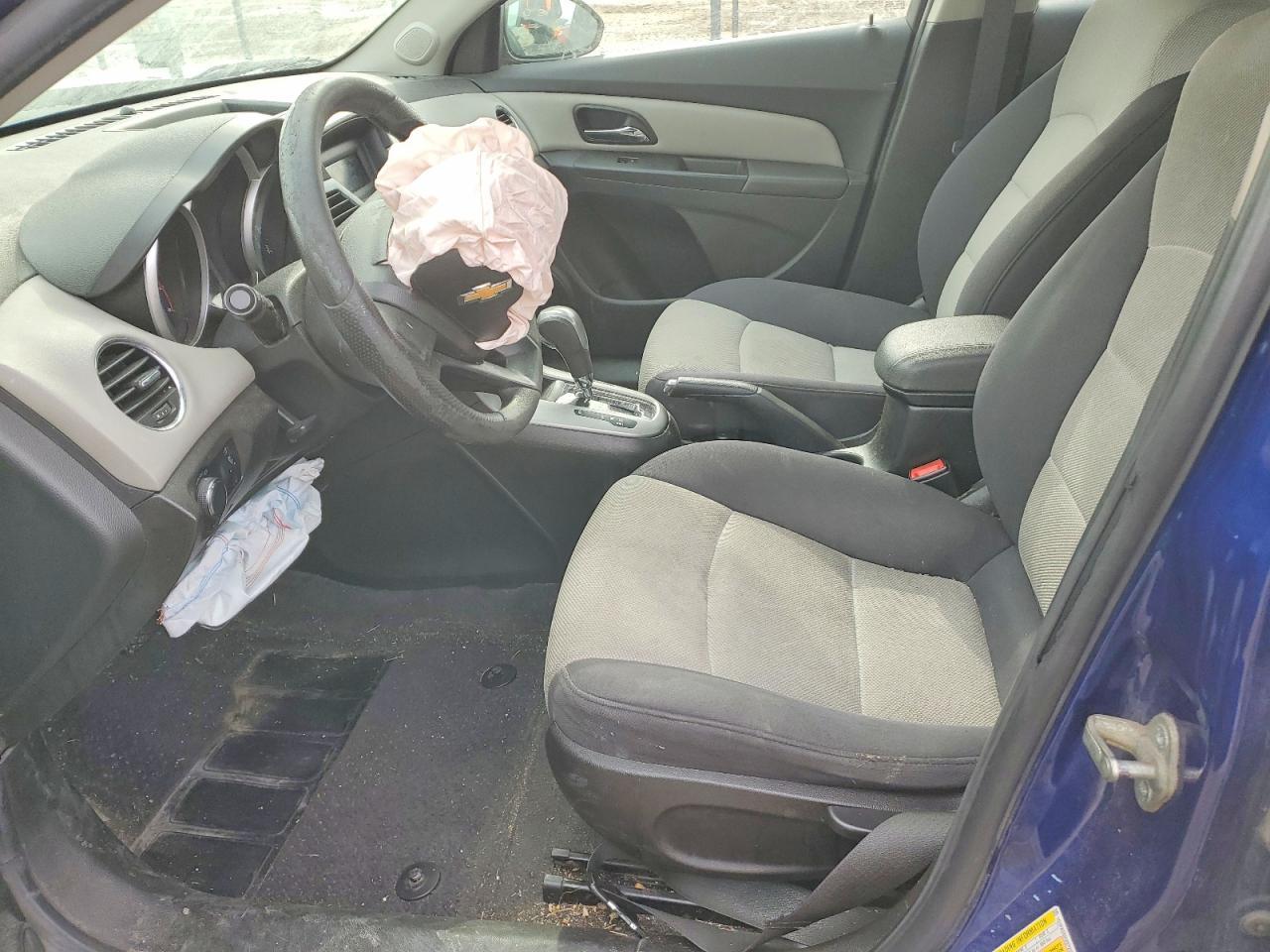 2013 Chevrolet Cruze Ls - Image 7