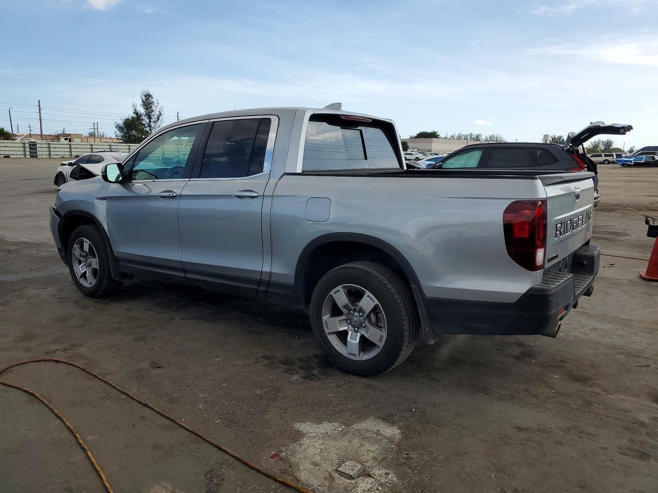 2025 Honda Ridgeline Rtl - Image 2