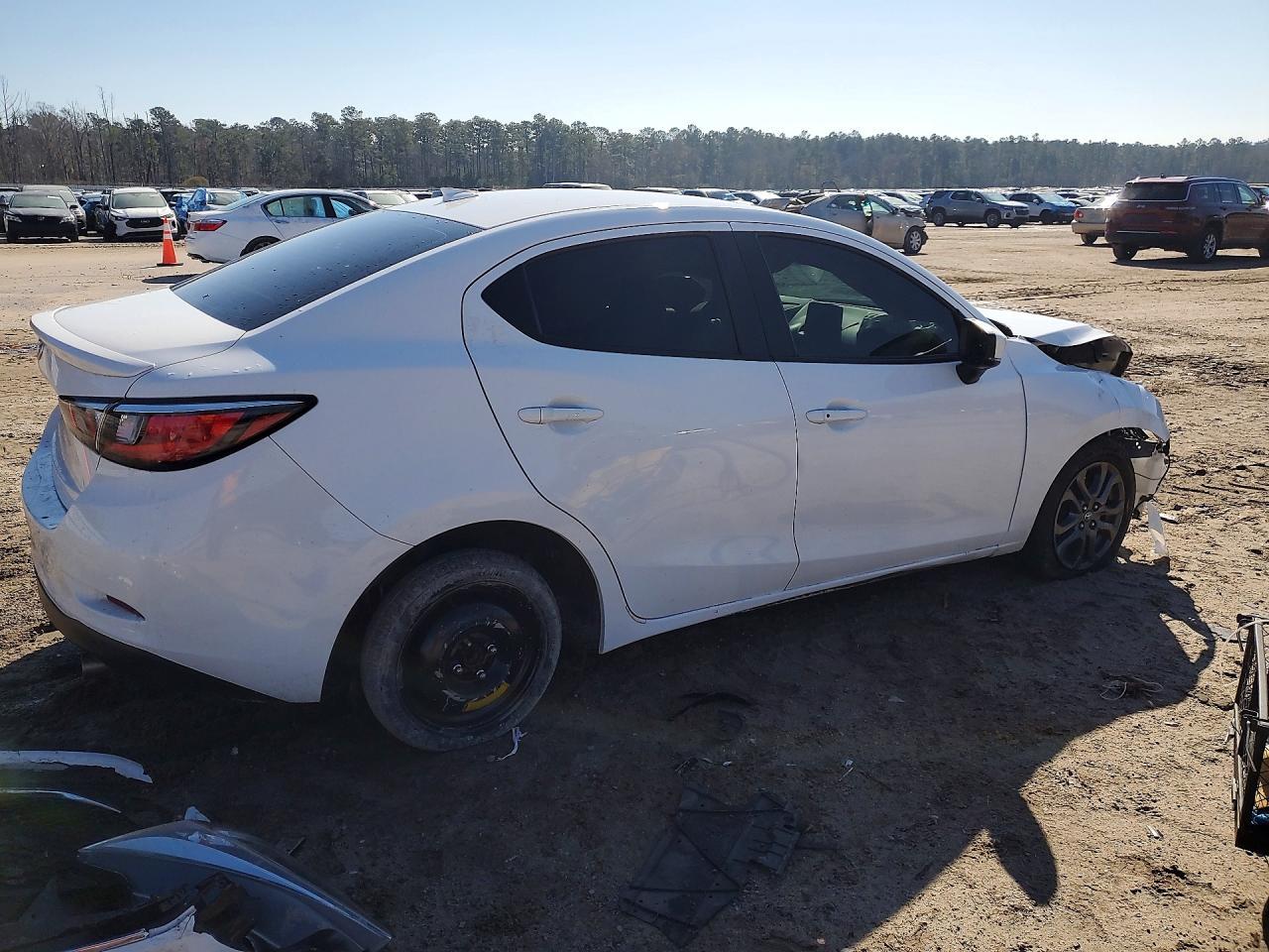 2019 Toyota Yaris L - Фото 3