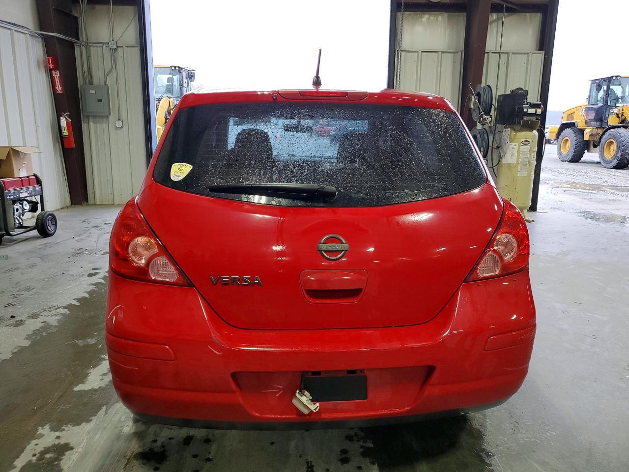 2010 Nissan Versa S - Фото 6