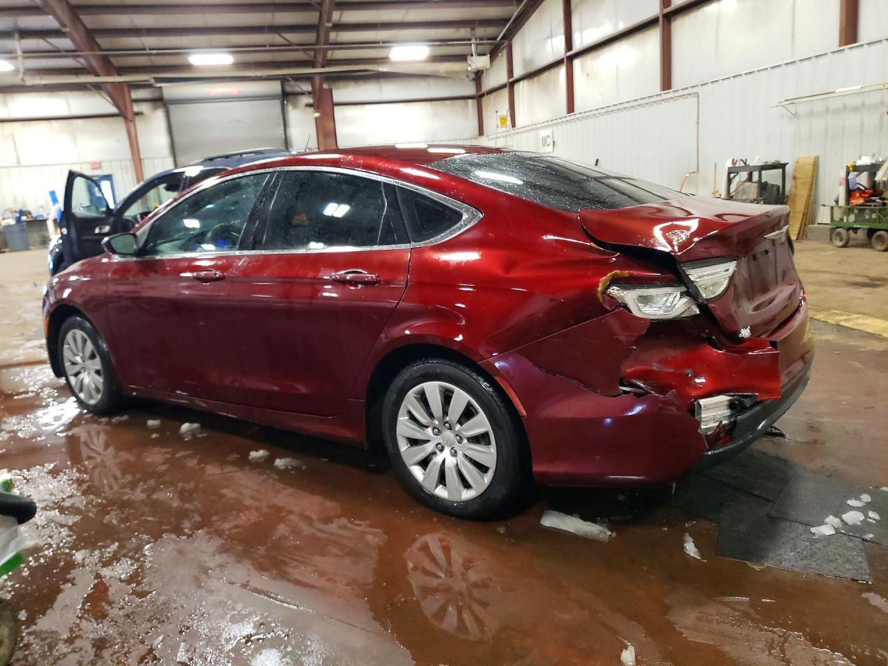 2016 Chrysler 200 Lx - Фото 2