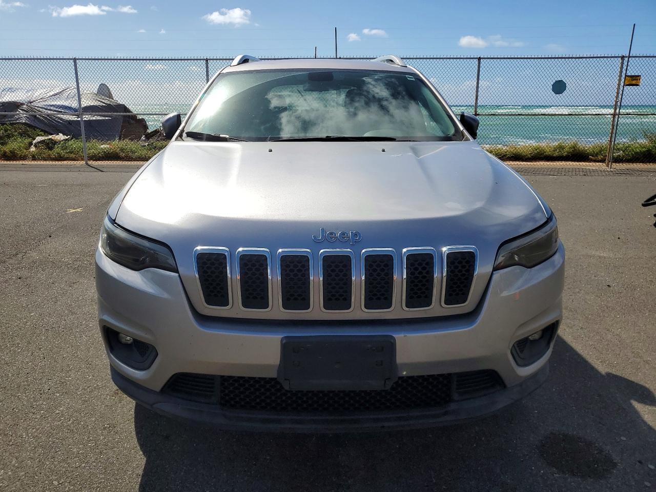 2019 Jeep Cherokee Latitude Plus - Image 5