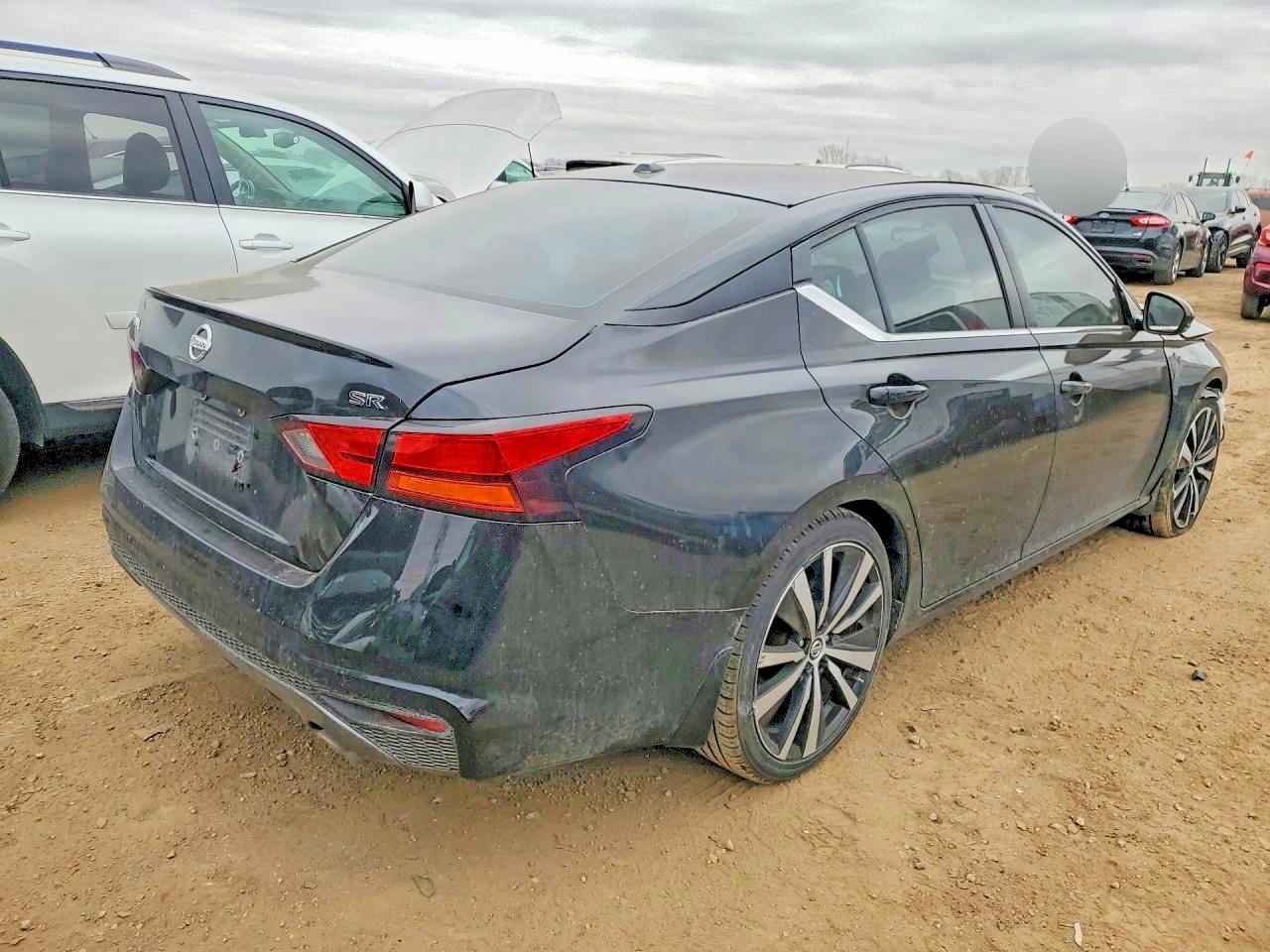 2019 Nissan Altima Sr - Фото 3