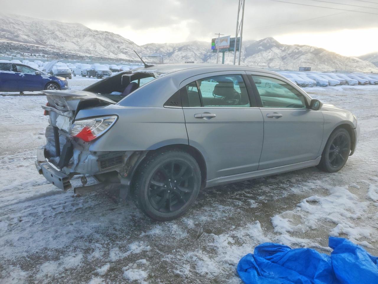 2014 Chrysler 200 Touring - Image 3