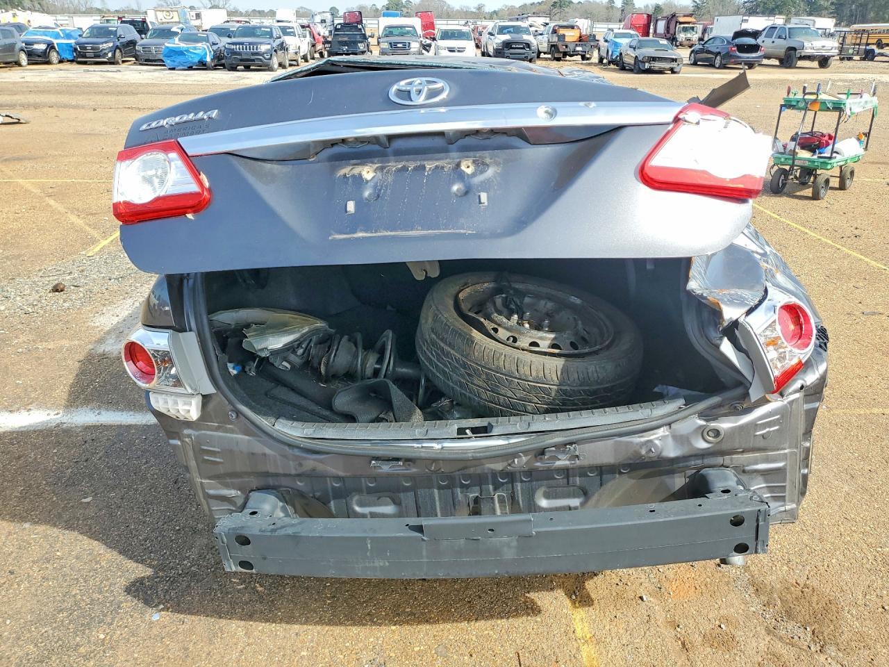 2013 Toyota Corolla Le - Фото 6